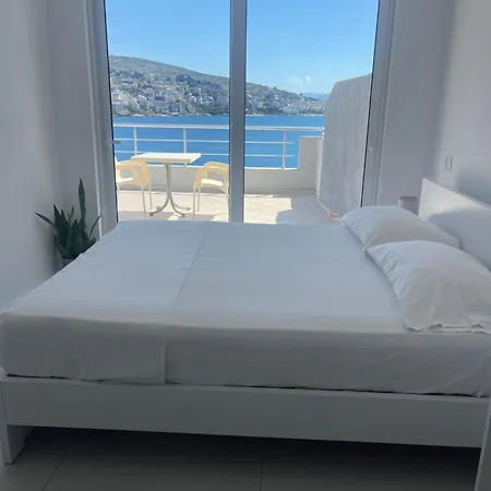 Kristina Bellavista Pensionat Sarandë